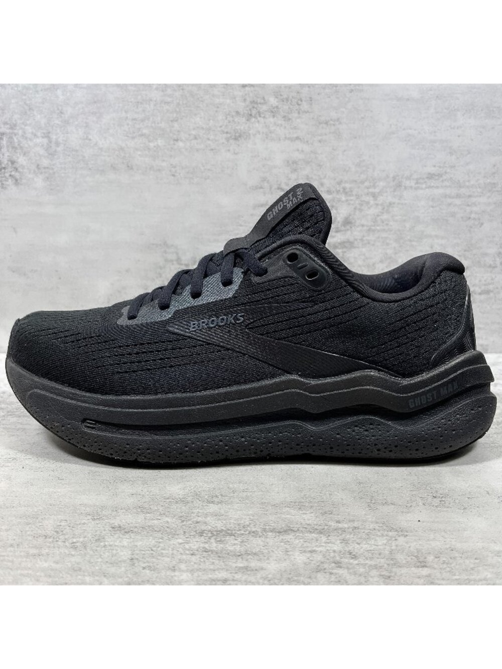 Brooks Ghost Max 2 Running Shoes - Women's Size 8.5 - Black
